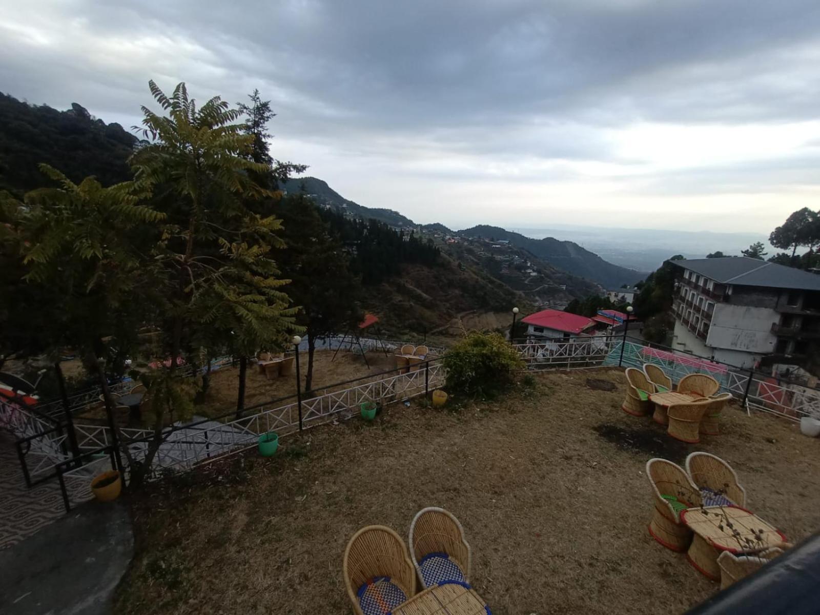 Hotel Himalayan Village มัสซูรี ภายนอก รูปภาพ