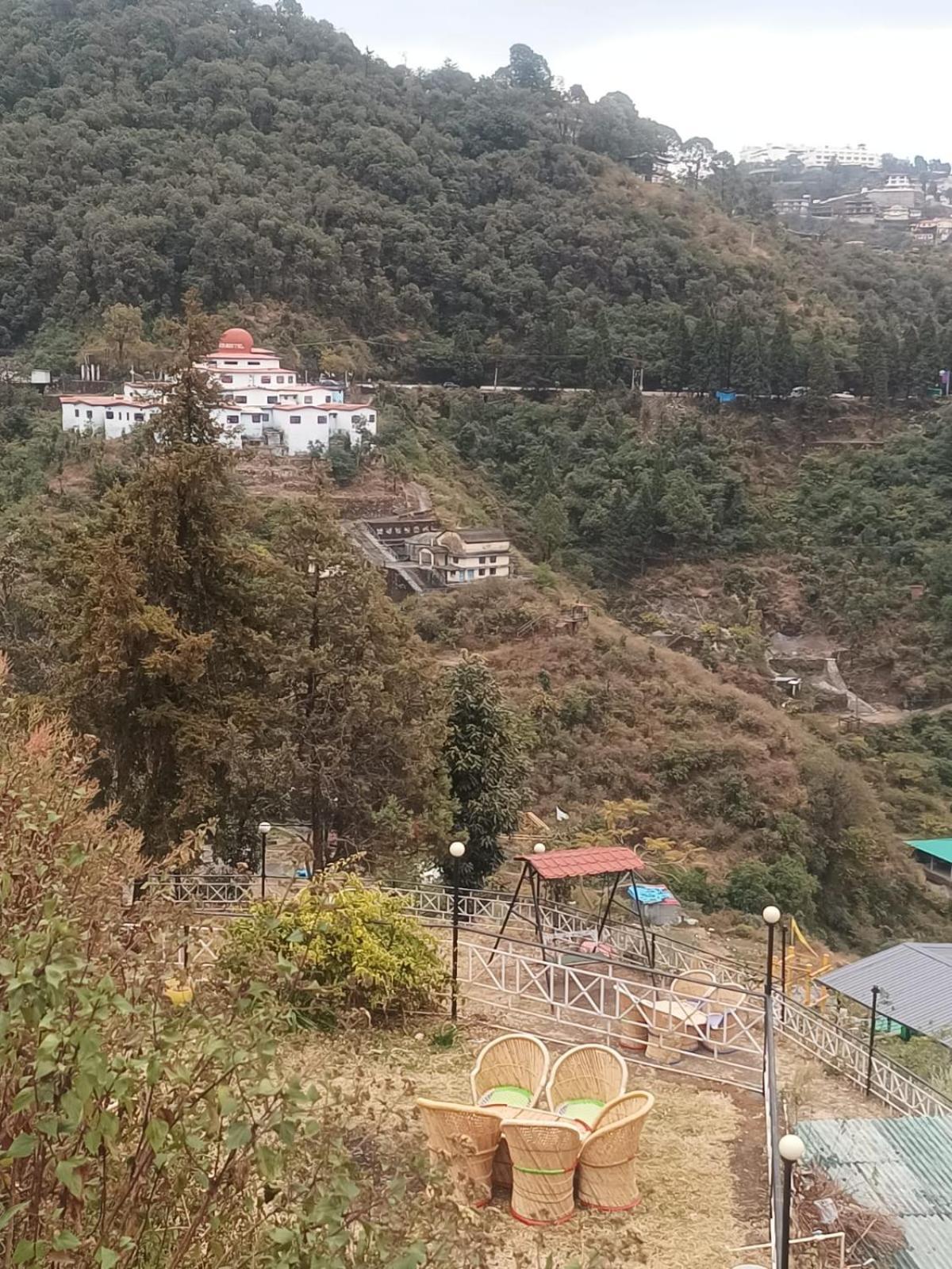 Hotel Himalayan Village มัสซูรี ภายนอก รูปภาพ